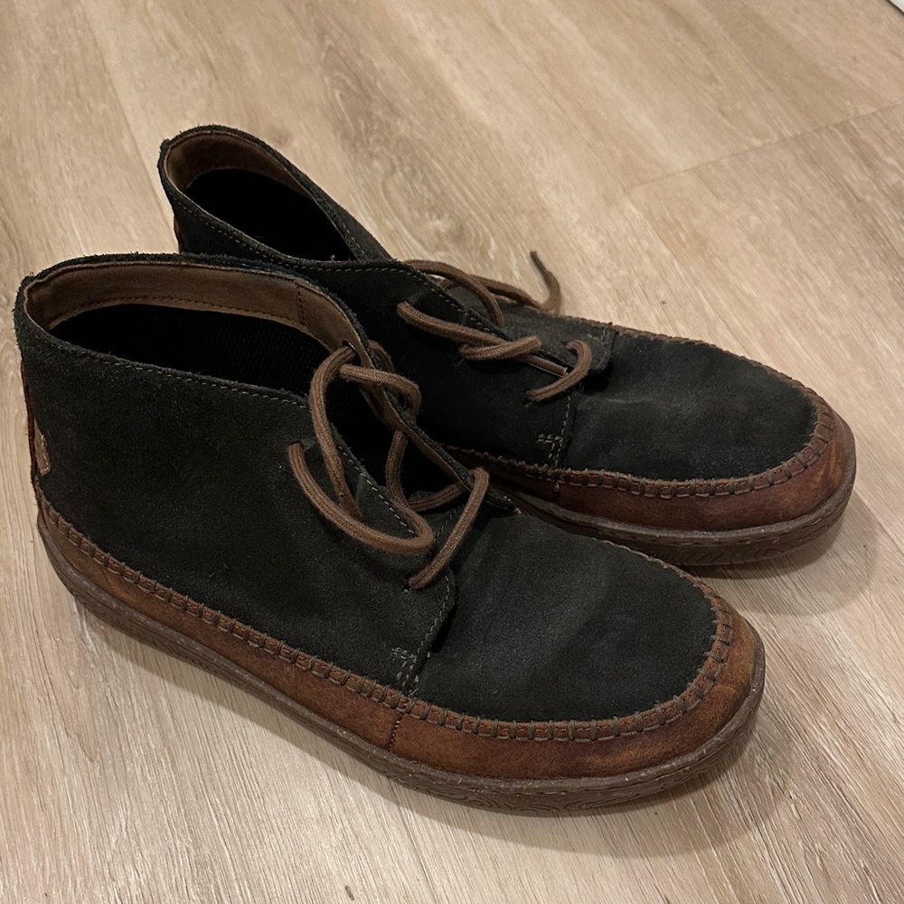 Clark’s Men's 10 Dark Green Suede and Brown Leather Chukka Boot
